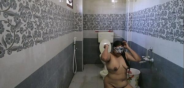  Dipinitta Bhabhi Sexy Indian Mother In Law Filmed In Shower